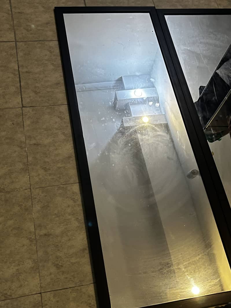 2 Mirrors 0