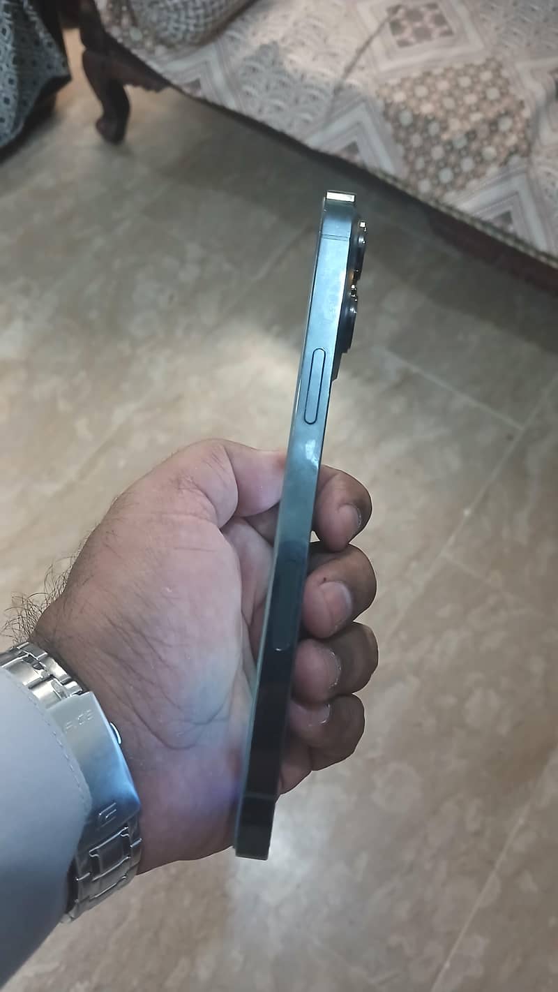 Apple iPhone 13 Pro Max 5