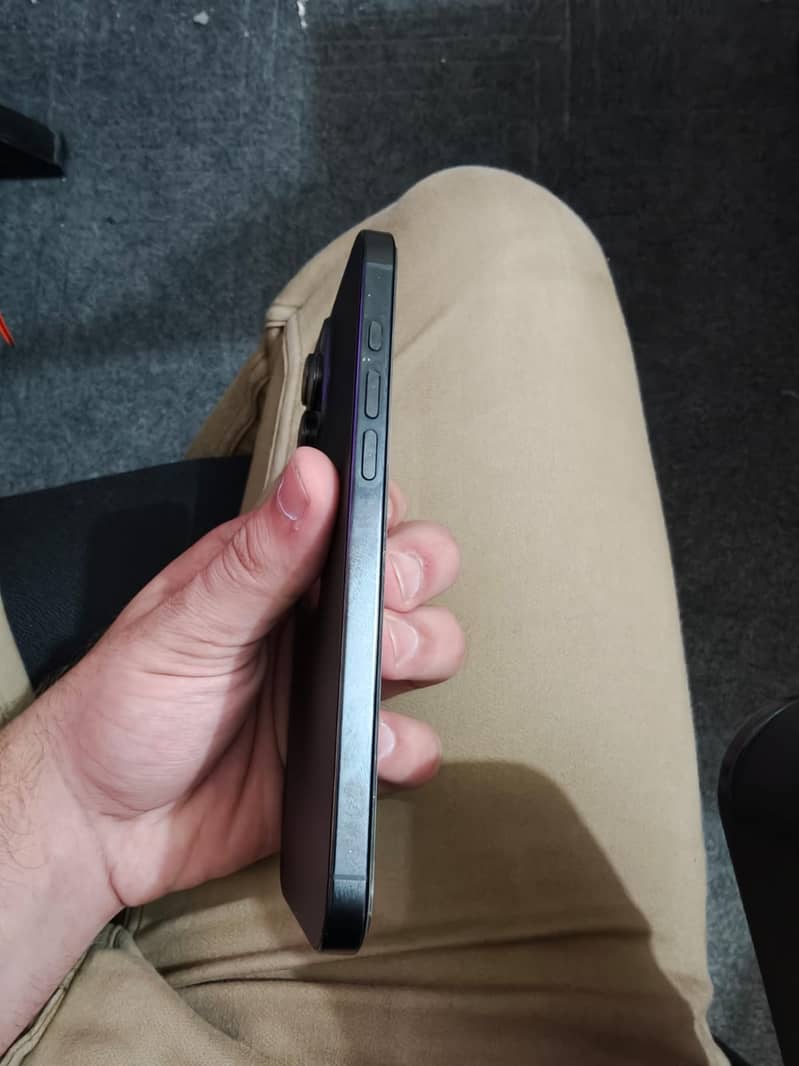 Apple iPhone 16 Pro Max 3