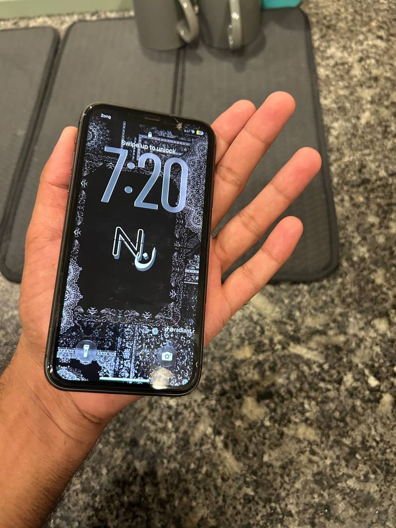 Apple iPhone 11 3