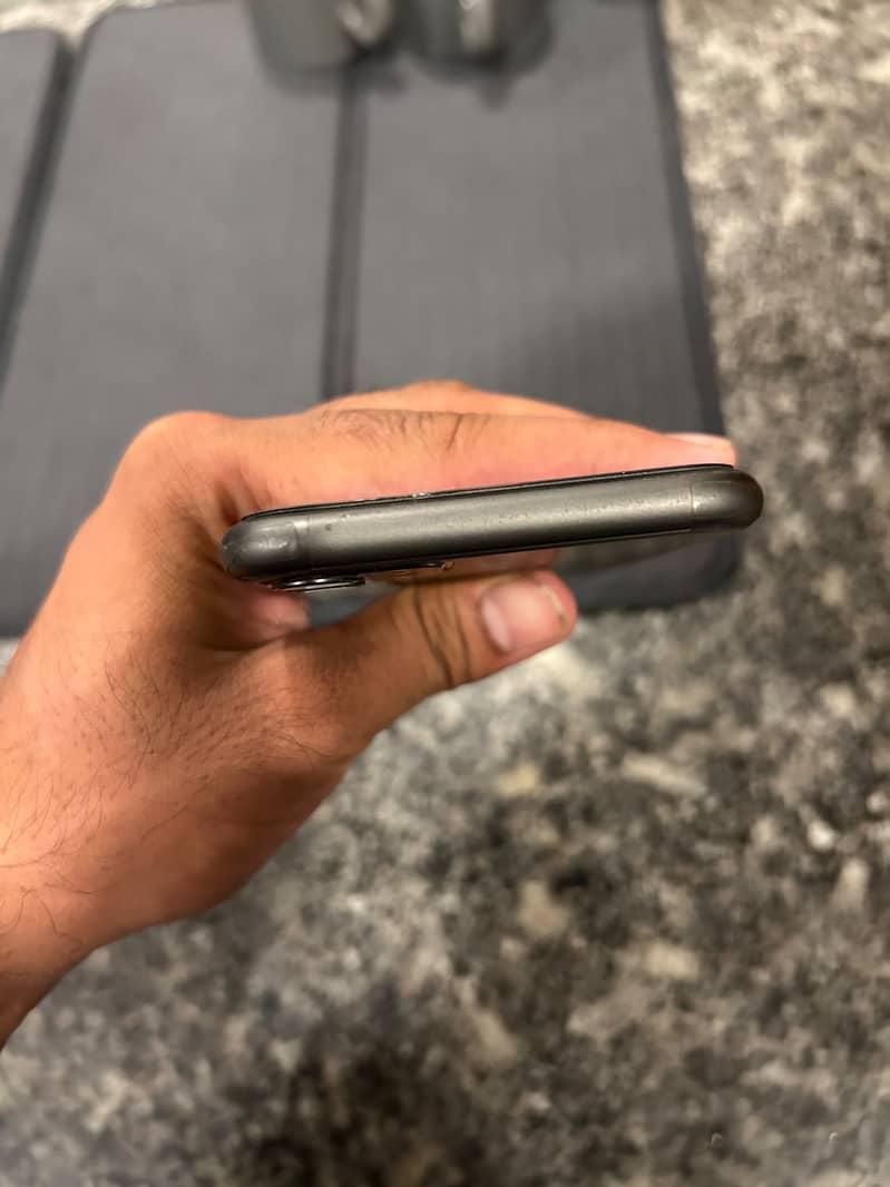 Apple iPhone 11 6