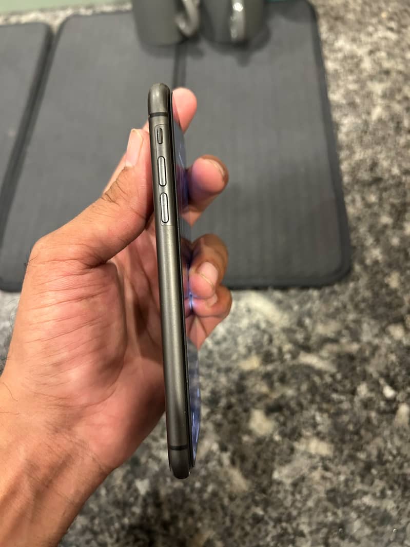 Apple iPhone 11 8