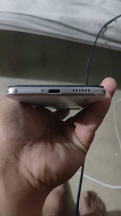 Vivo V21