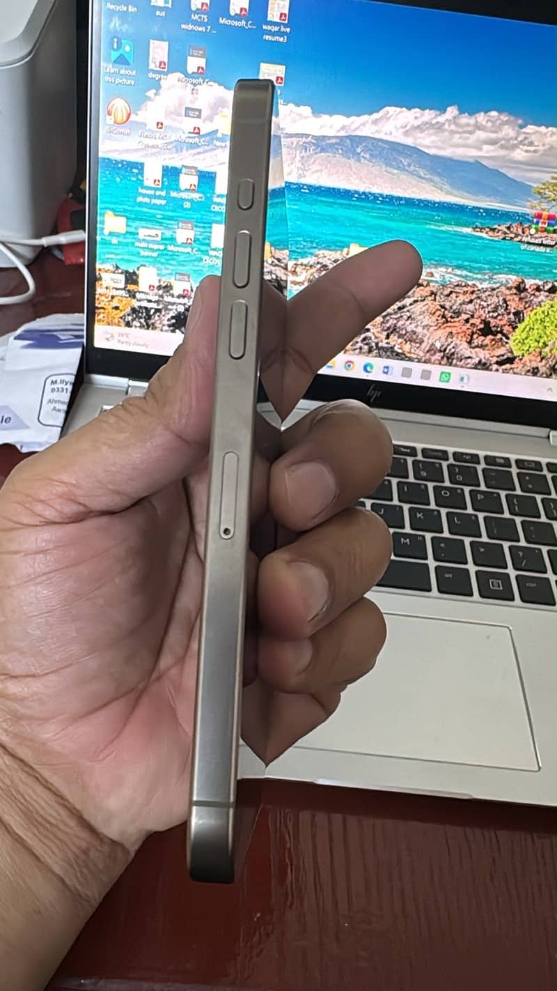 Apple iPhone 15 Pro Max 5