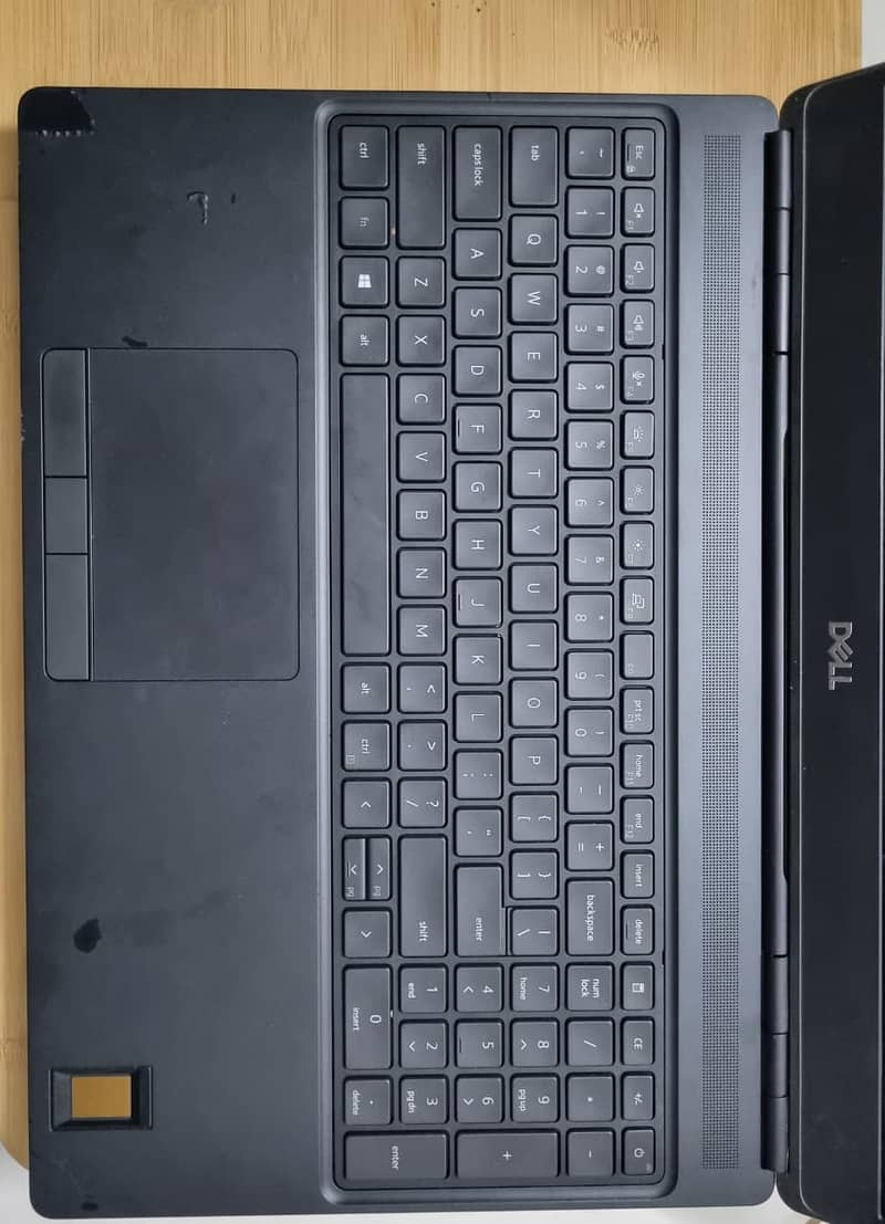 Dell Precision 7560 8