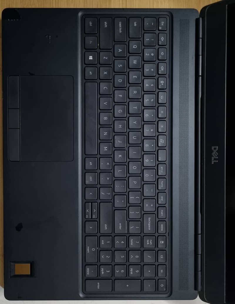 Dell Precision 7560 11