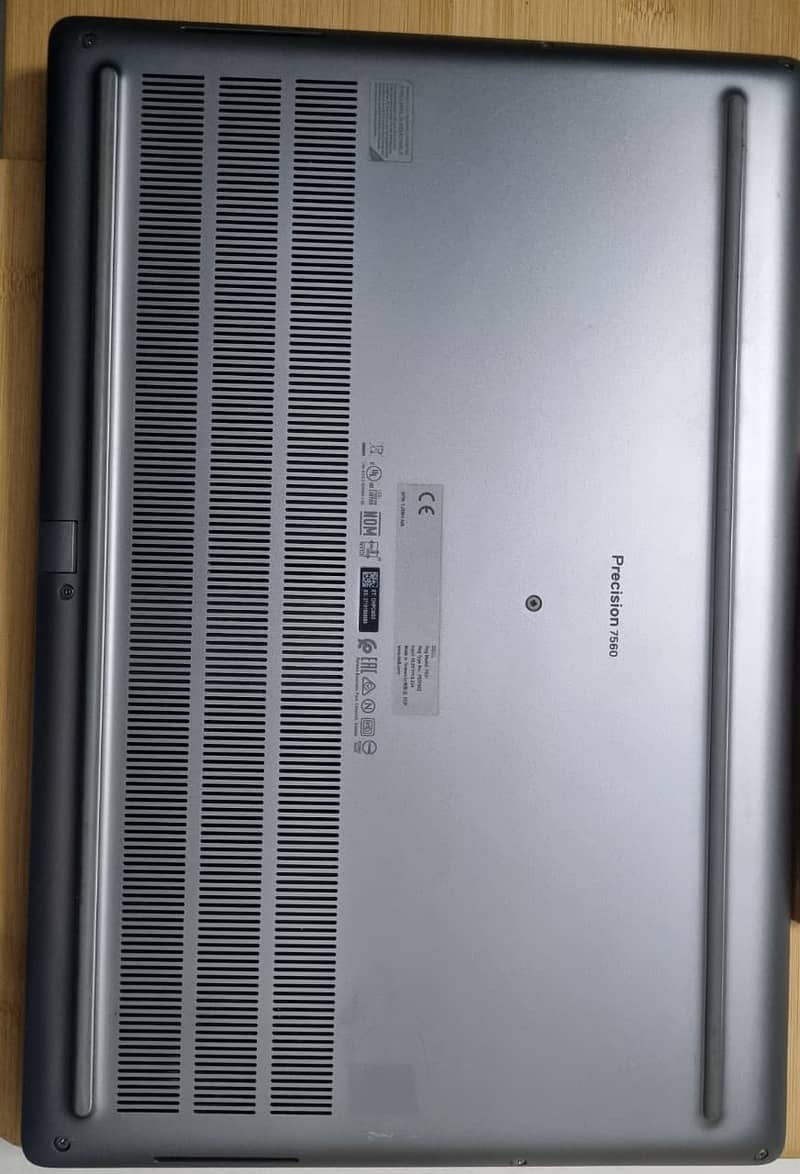 Dell Precision 7560 12