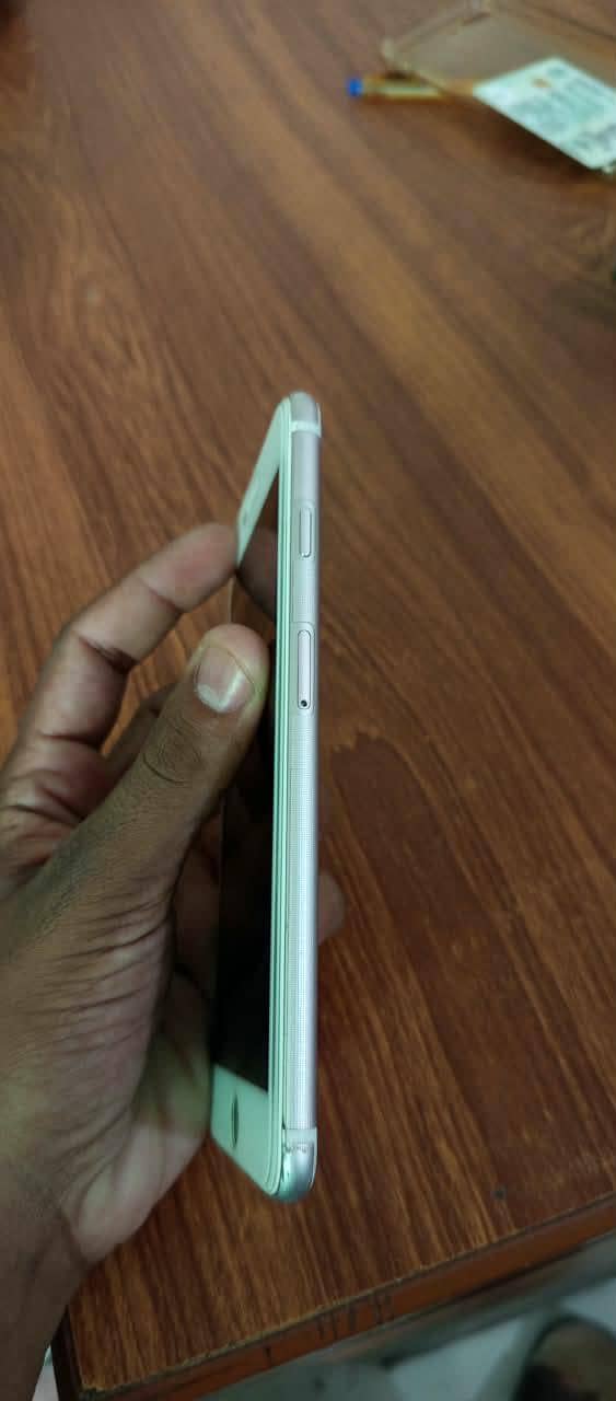 Apple iPhone 7 Plus 2