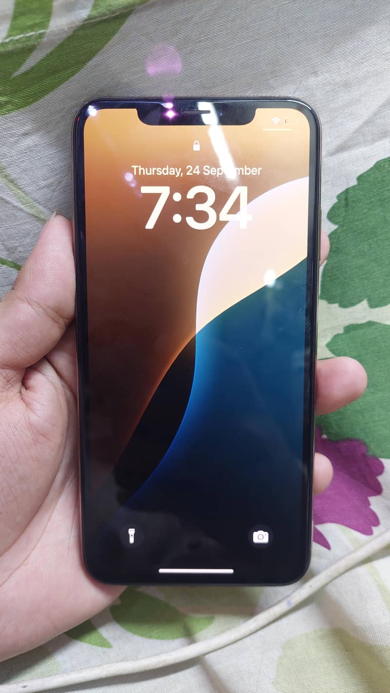 Apple iPhone XS Max 1