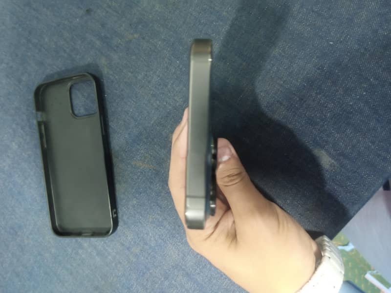 Apple iPhone 13 Pro Max 6