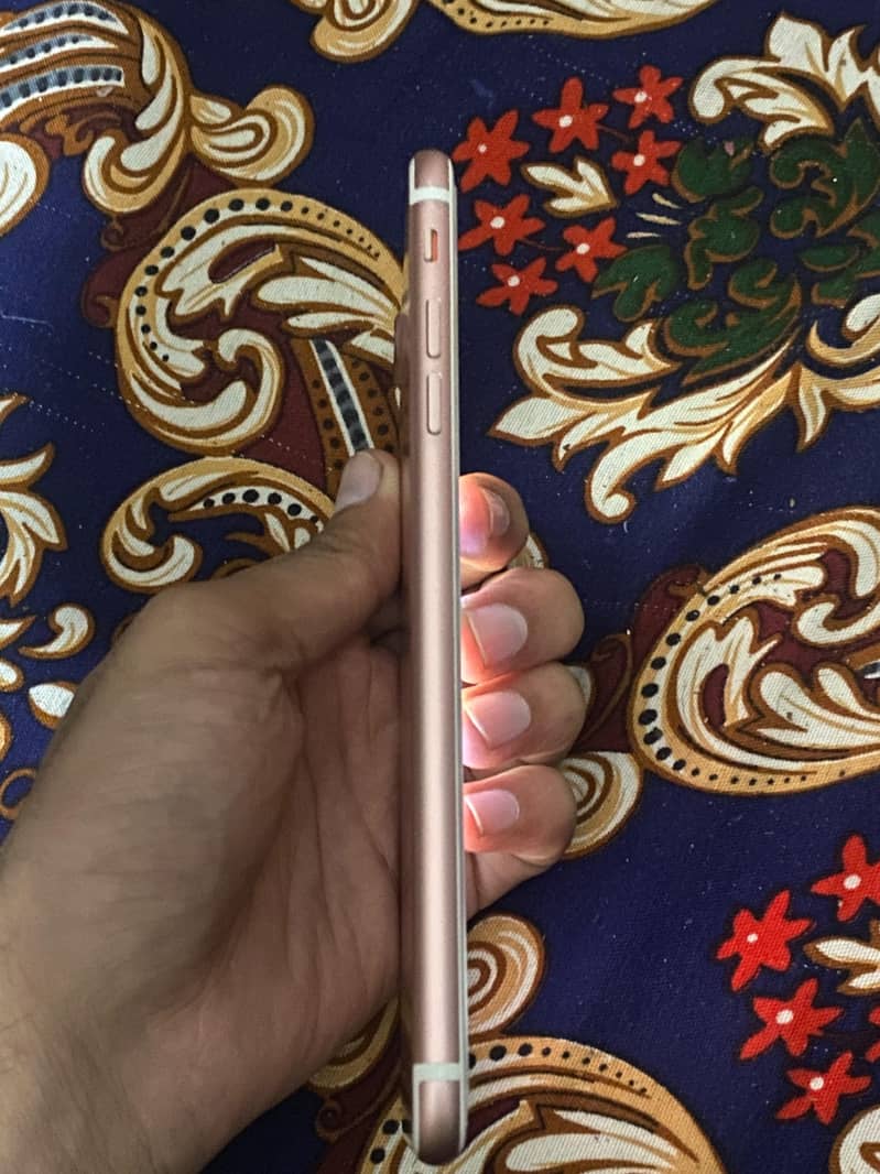 Apple iPhone 7 Plus 3