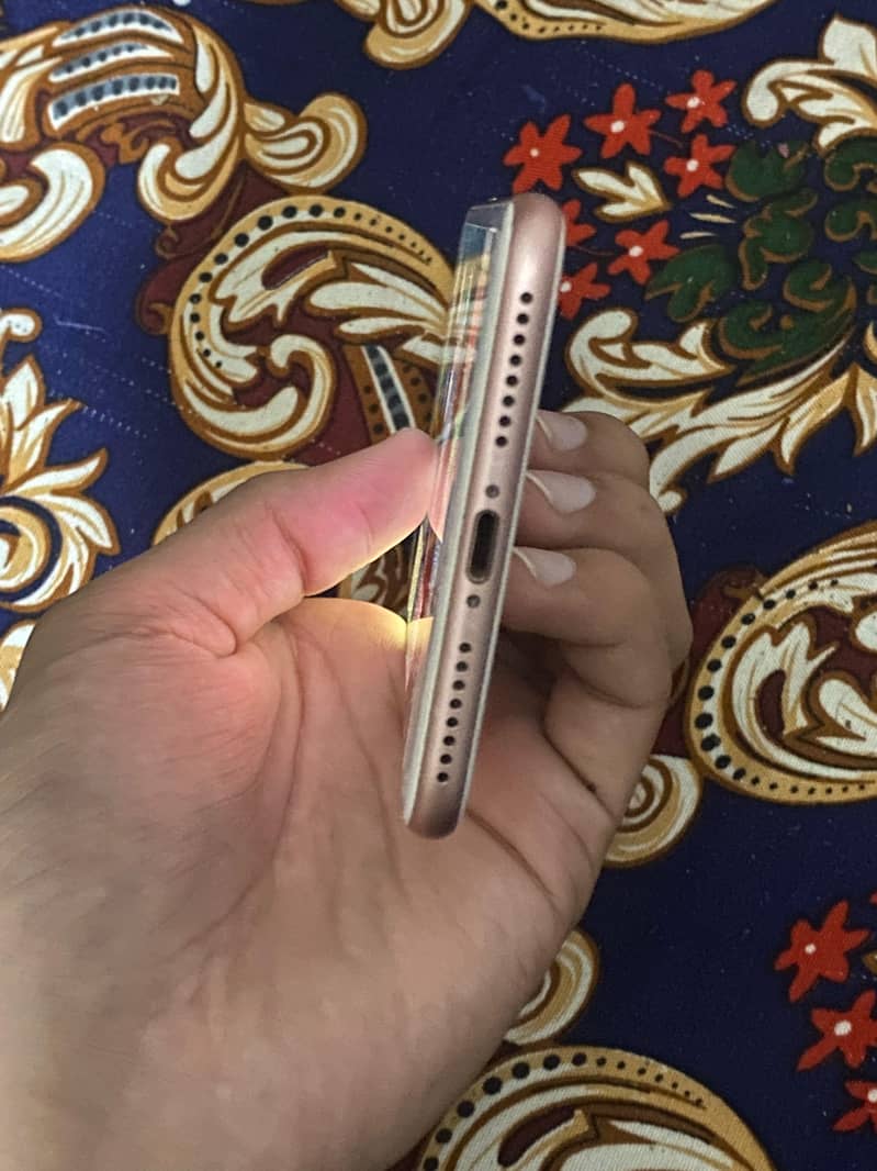 Apple iPhone 7 Plus 4