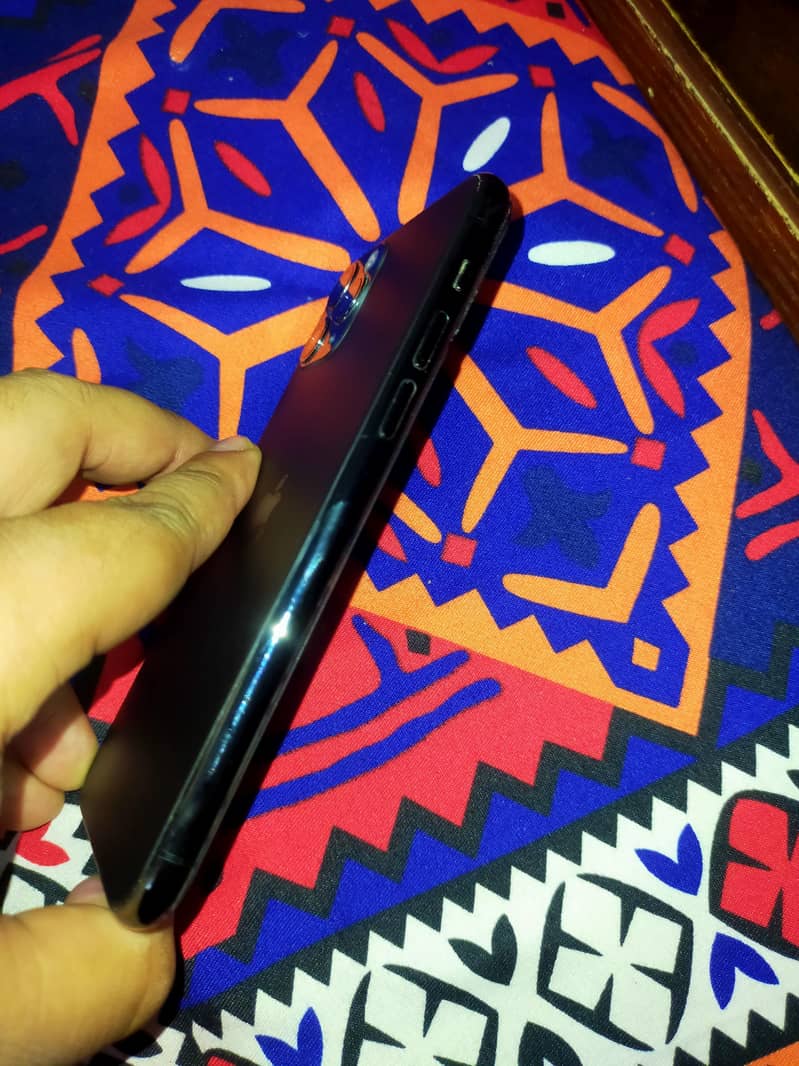 Apple iPhone 11 Pro 2