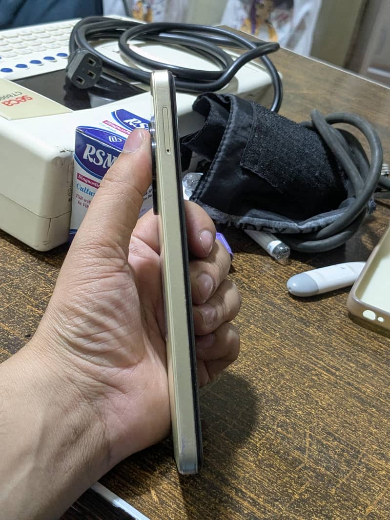 Tecno Spark 20C 4