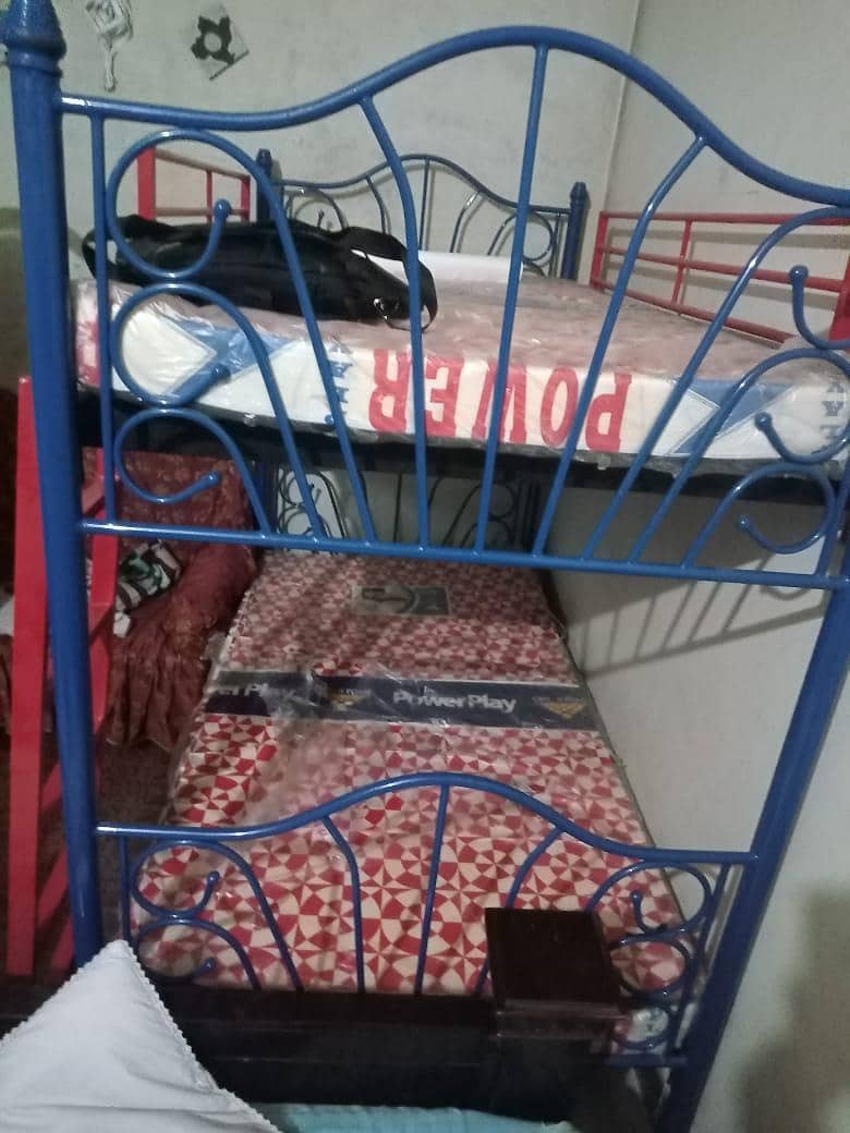 Iron bed 0