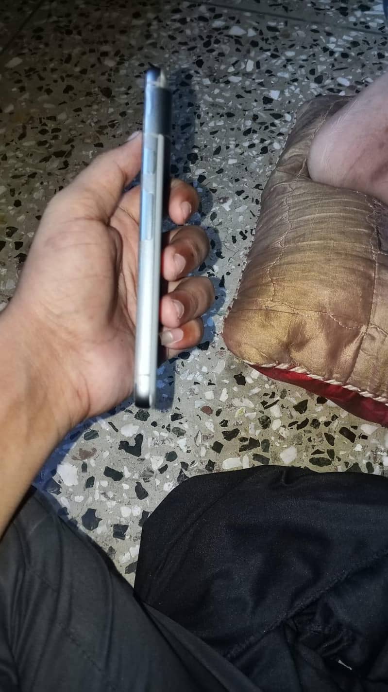 Google Pixel 8 1