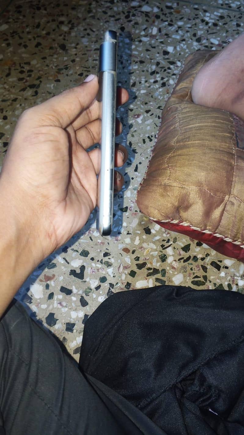 Google Pixel 8 3