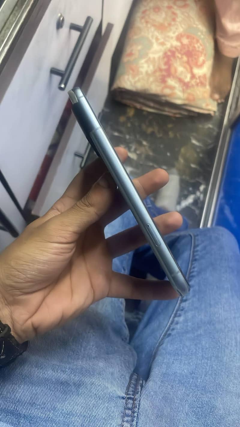 Google Pixel 8 4
