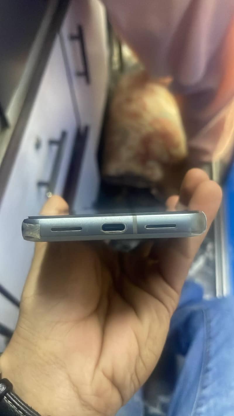 Google Pixel 8 5