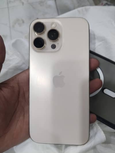 Apple iPhone 16 Pro Max