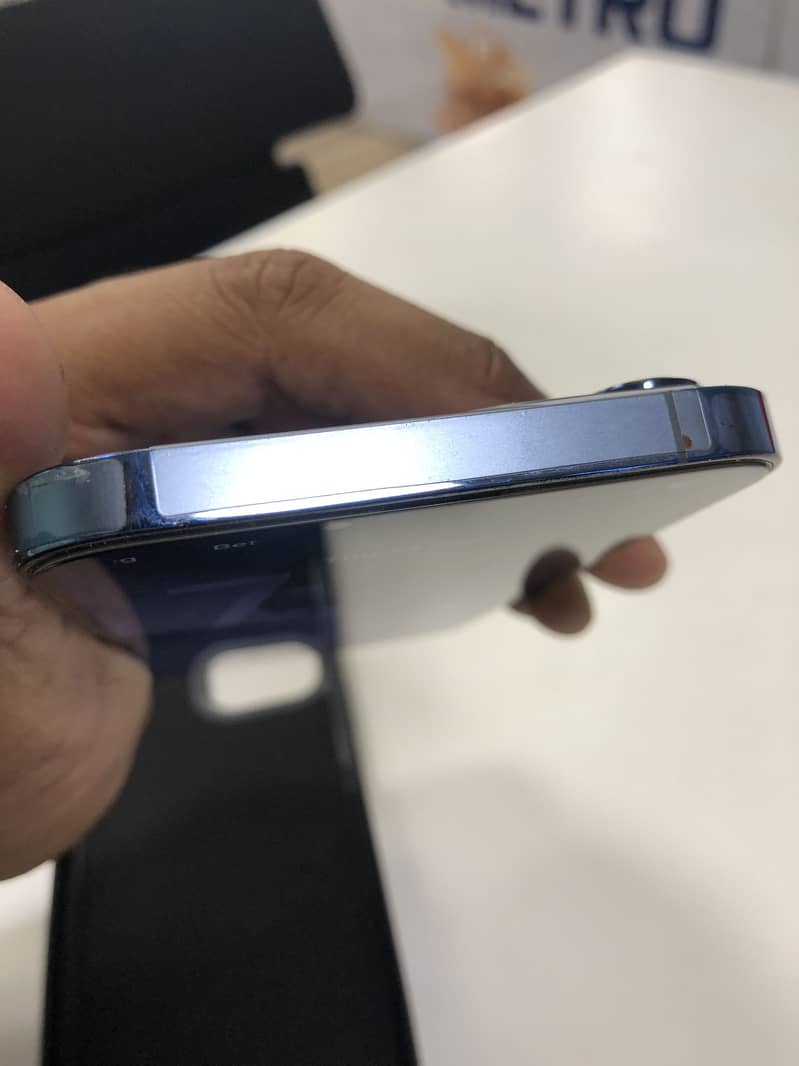 Apple iPhone 13 Pro Max 2