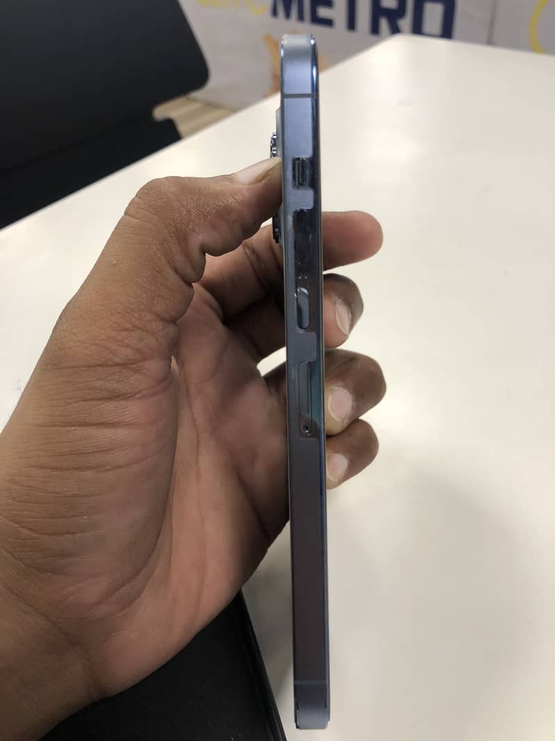 Apple iPhone 13 Pro Max 4