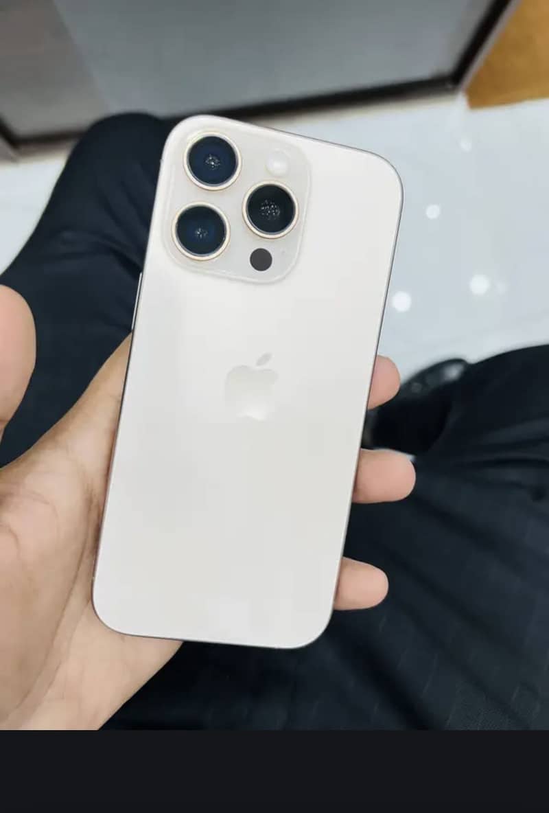 Apple iPhone 16 Pro 4