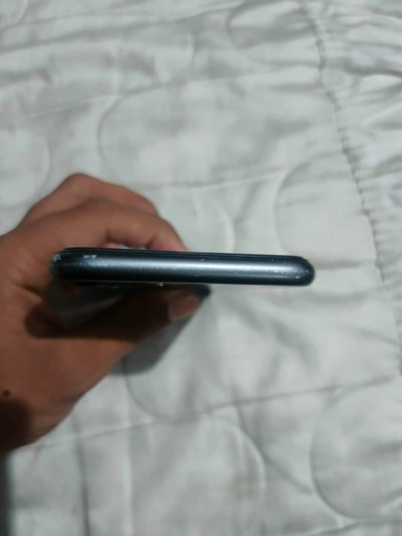 Apple iPhone 11 6