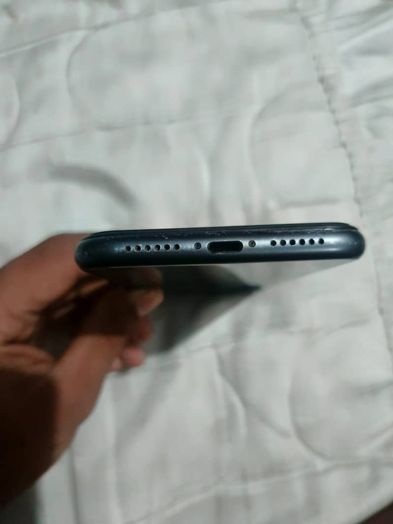 Apple iPhone 11 8