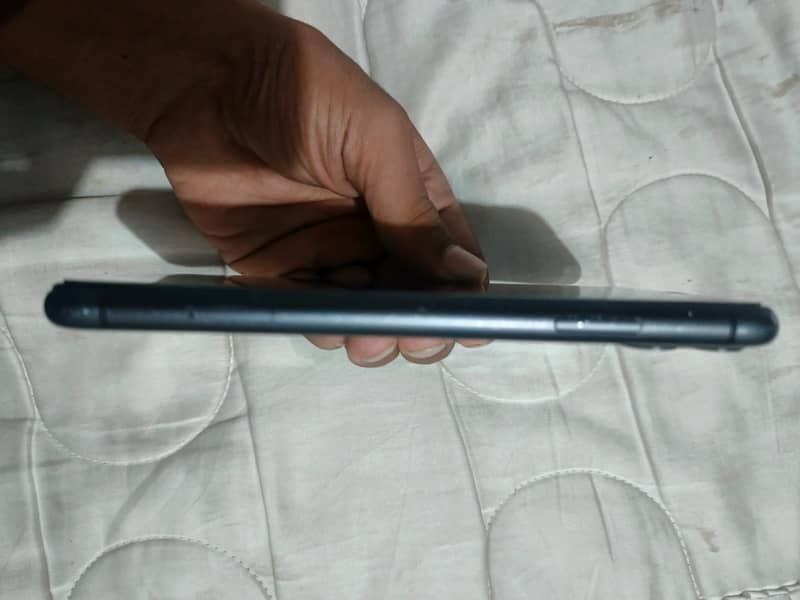 Apple iPhone 11 9