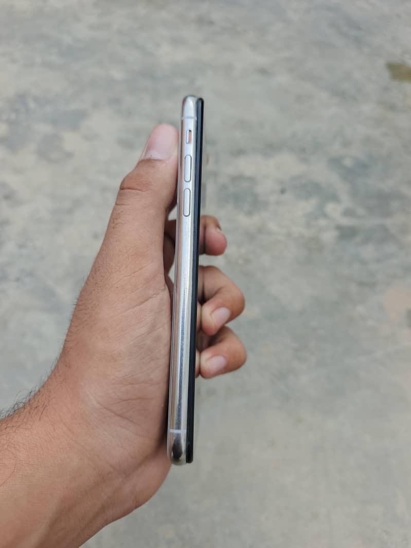Apple iPhone XS 2