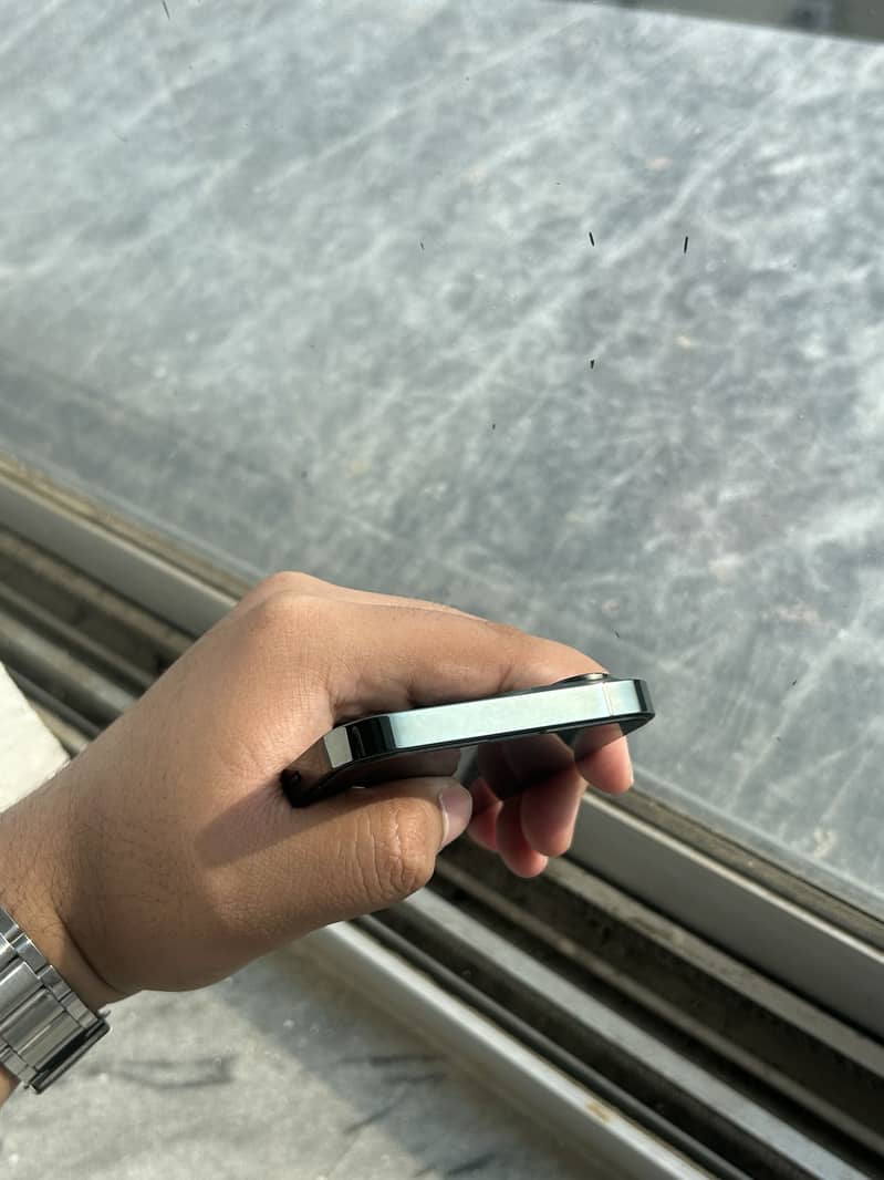 Apple iPhone 13 Pro 3