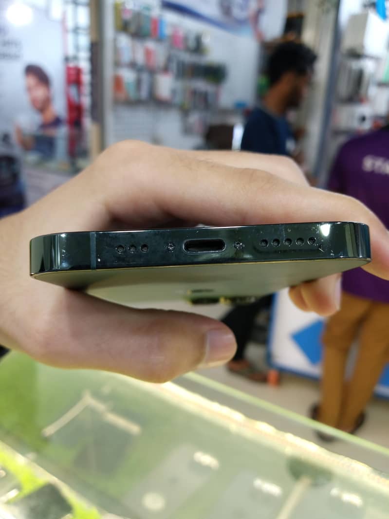 Apple iPhone 13 Pro 3