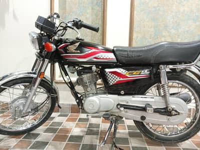 | Honda CG 125 | Model 2024 | 7,000 KM | Sialkot |
