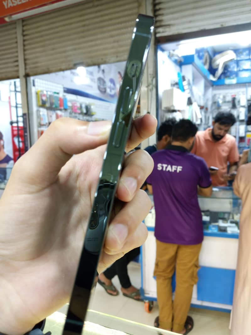 Apple iPhone 13 Pro 1