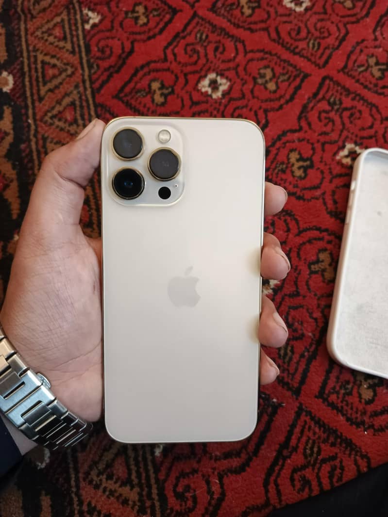 Apple iPhone 13 Pro Max 4