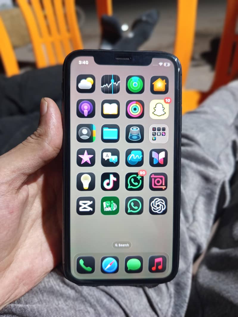 Apple iPhone 11 7