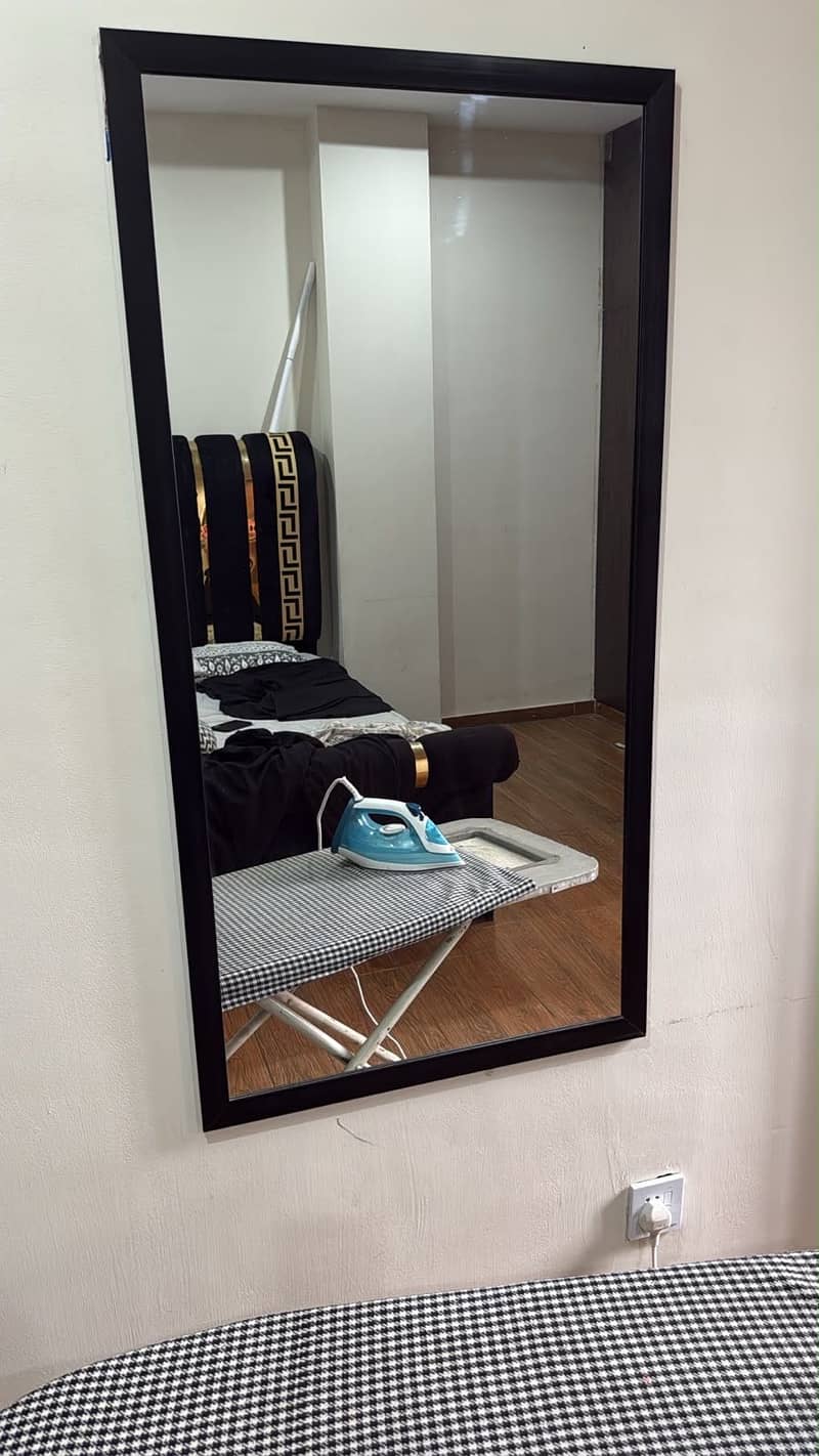 Wall Mirror 0