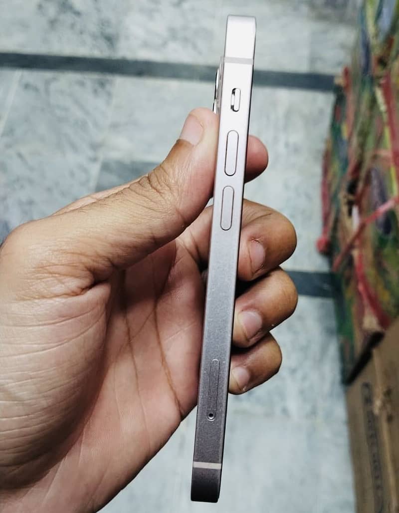 Apple iPhone 13 mini 2