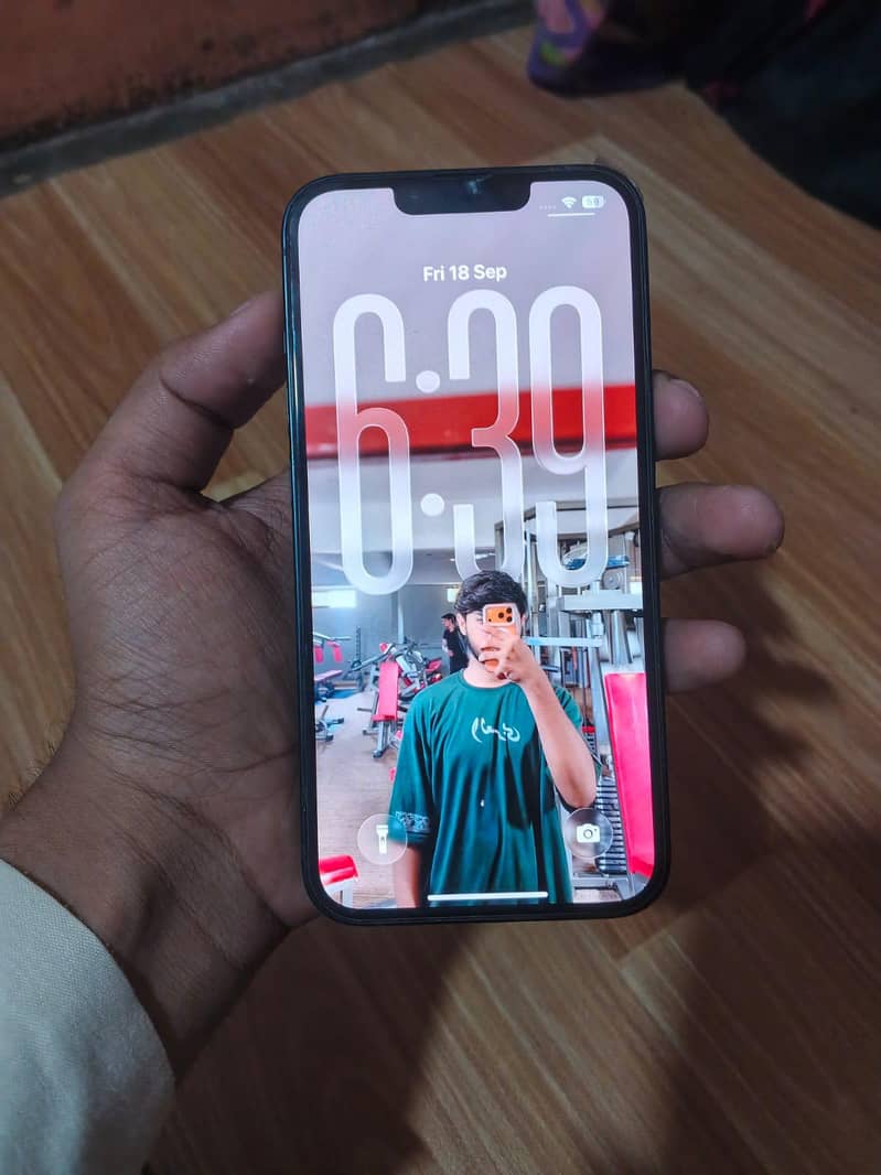 Apple iPhone 13 2