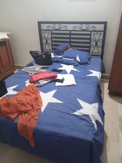 Iron Bed qwin size 6 by 4