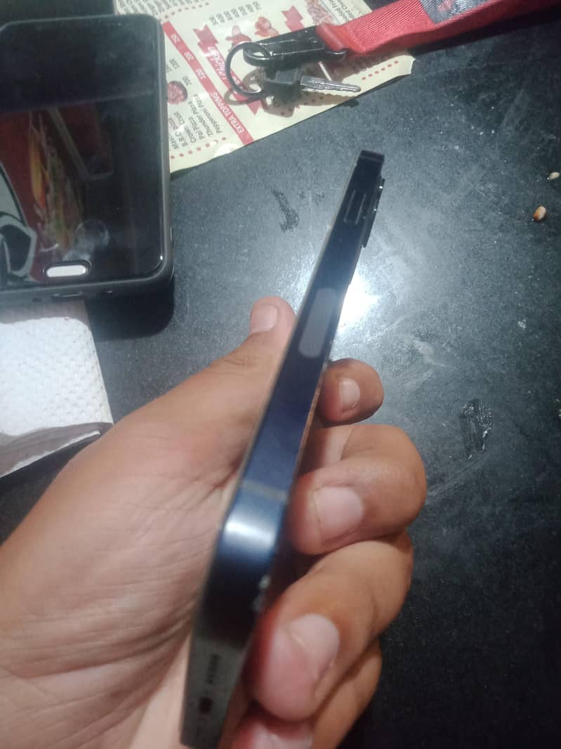 Apple iPhone 12 2
