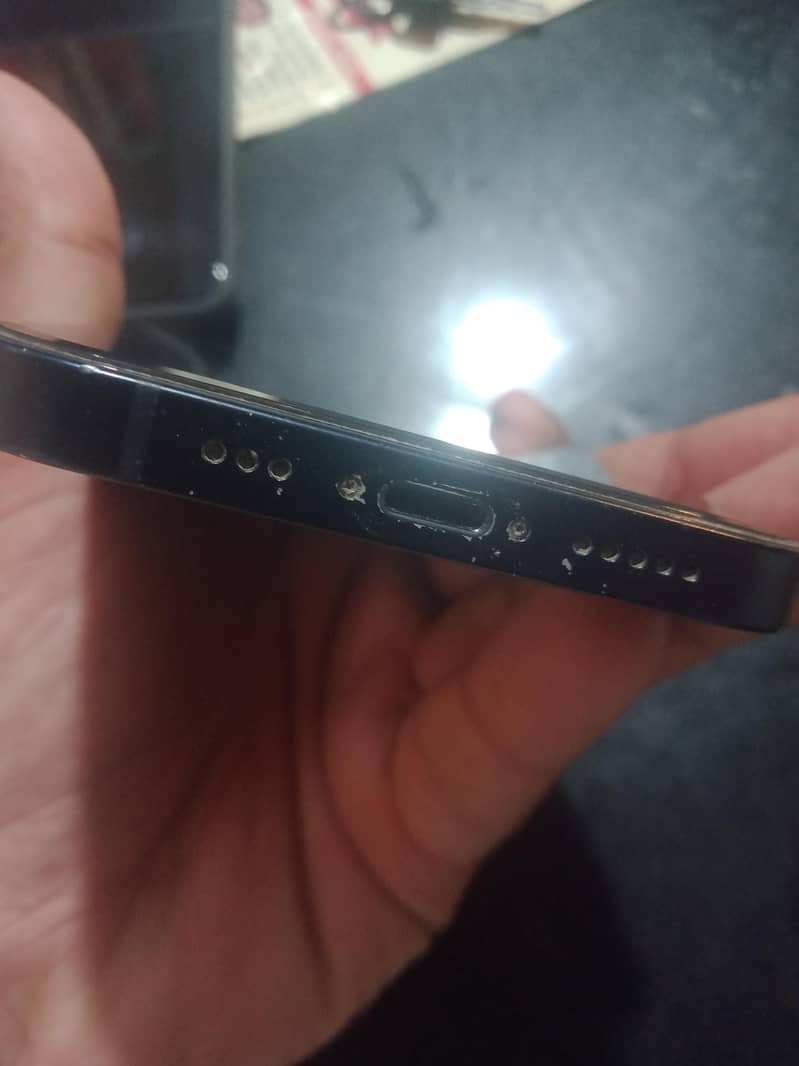 Apple iPhone 12 3