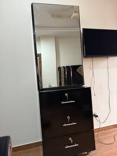mirror With console almost new