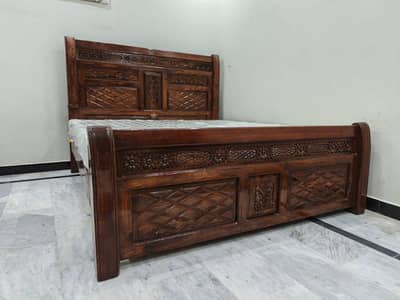 Solid Sheesham wood bed king size new condition