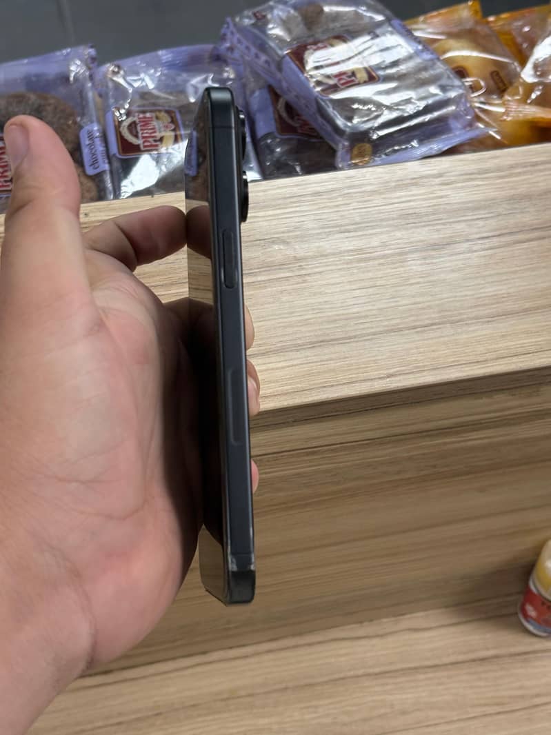 Apple iPhone 15 Pro Max 2