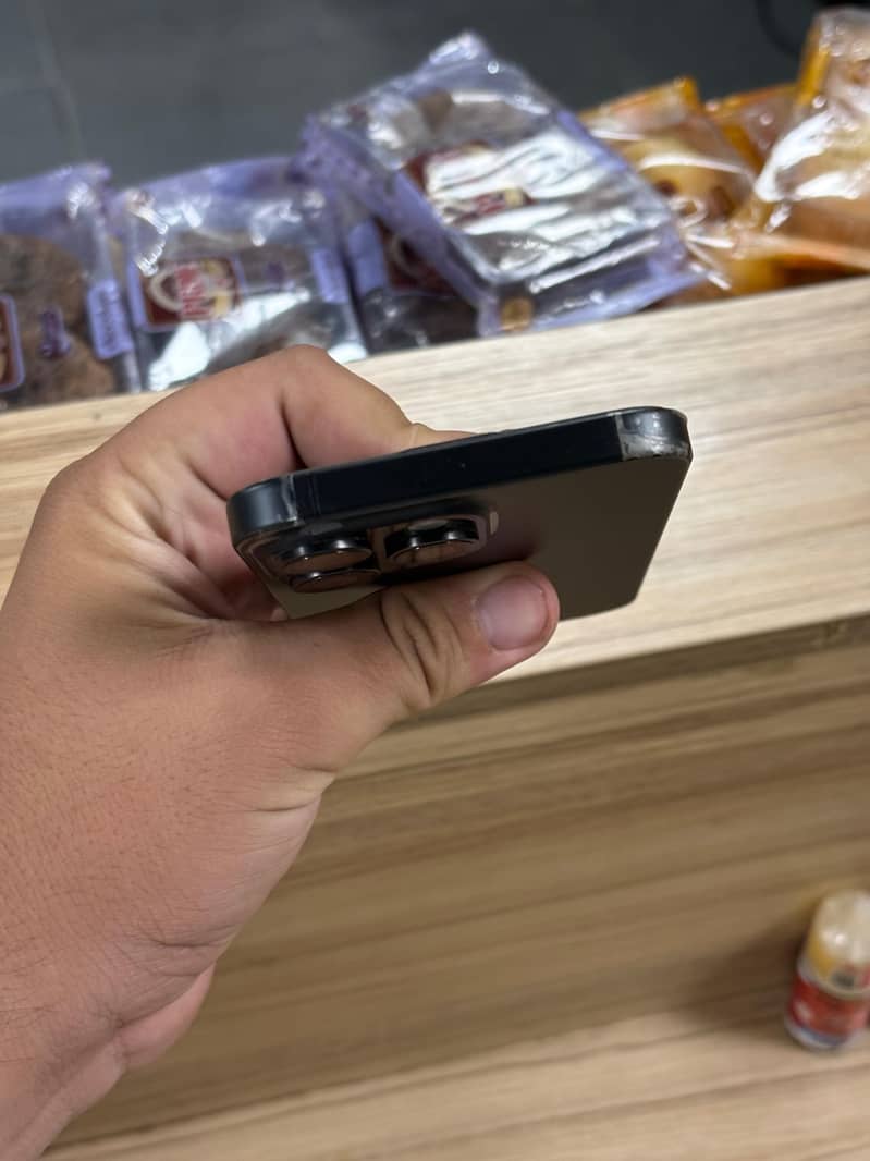 Apple iPhone 15 Pro Max 3