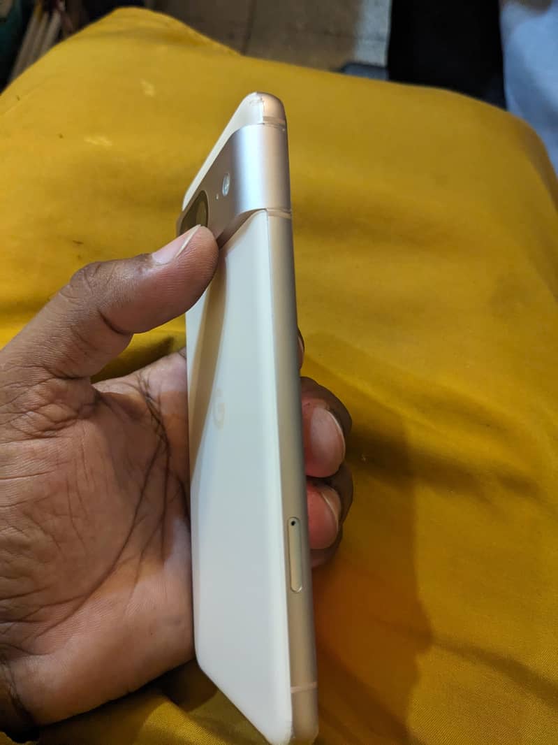 Google Pixel 8 4