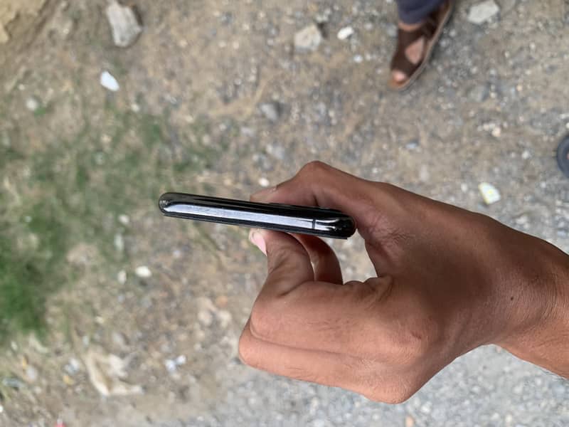 Apple iPhone 11 Pro 3