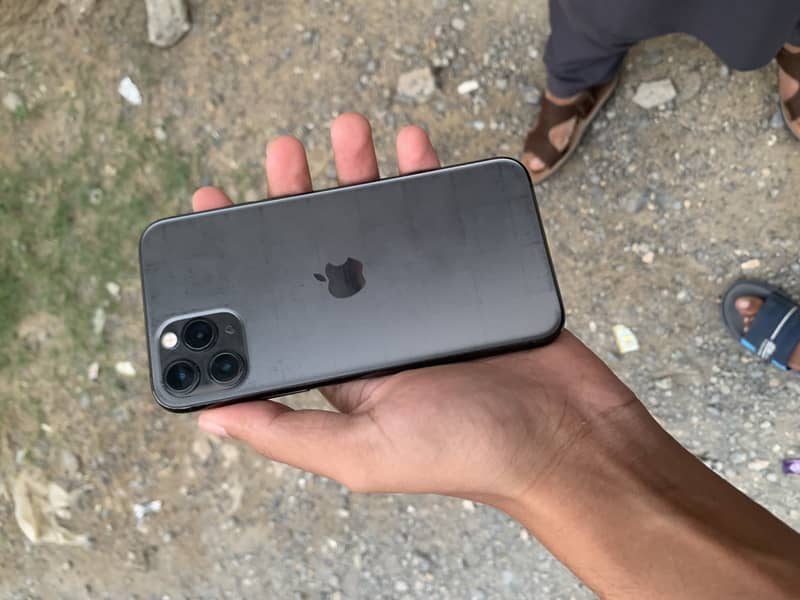 Apple iPhone 11 Pro 6